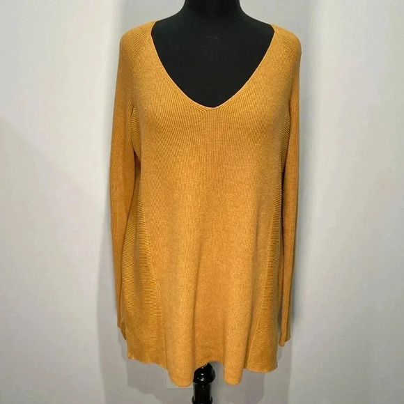 Eddie Bauer | V-Neck sweater - Picture 1 of 5